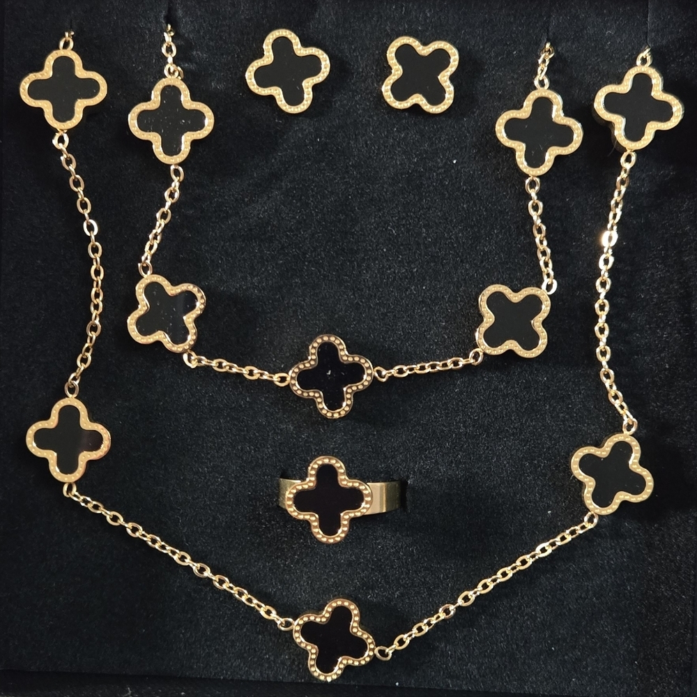 Elegant Goldtone Stainless Steel Clover Jewelry Set
